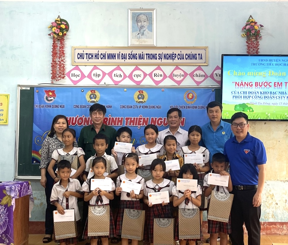 Đoàn thanh niên KBNN Quảng Ngãi và Công đoàn Cơ sở thành viên KBNN Nghĩa Hành tổ chức hoạt động thiện nguyện “Nâng bước em tới trường”